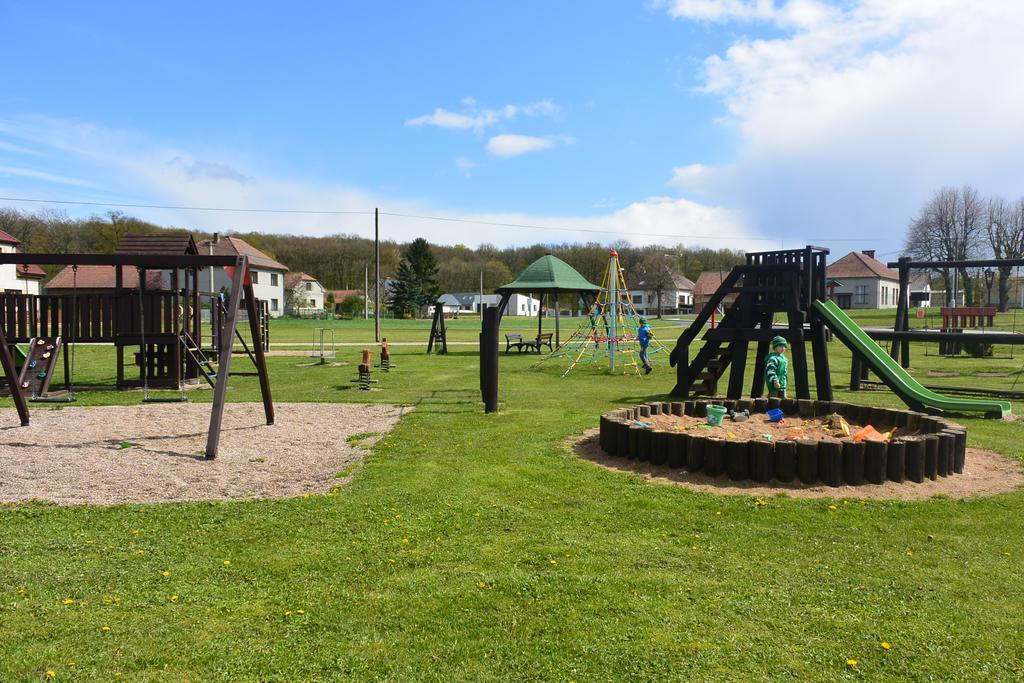 Rodinne Ubytovani - Family Accommodation Kobylice Екстериор снимка