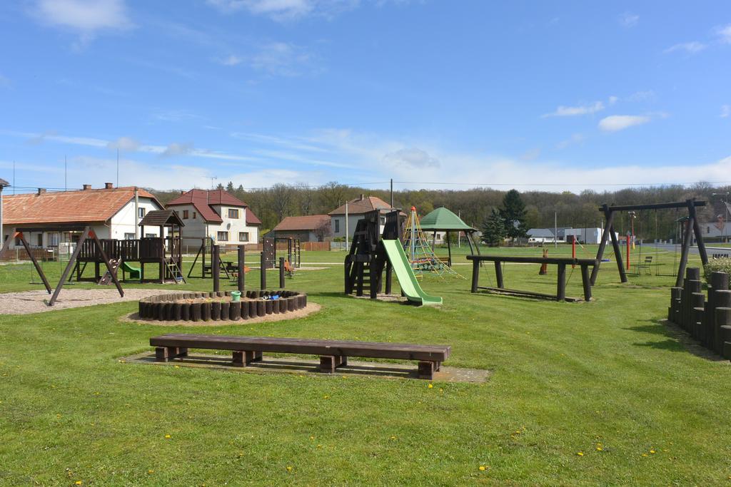 Rodinne Ubytovani - Family Accommodation Kobylice Екстериор снимка
